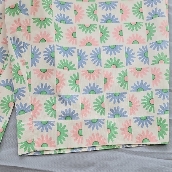 Floral Patterned Shorts - Picture 9 of 12